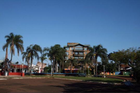 Edificio Nicolas Y Marcelo Siry Posadas Exteriér fotografie